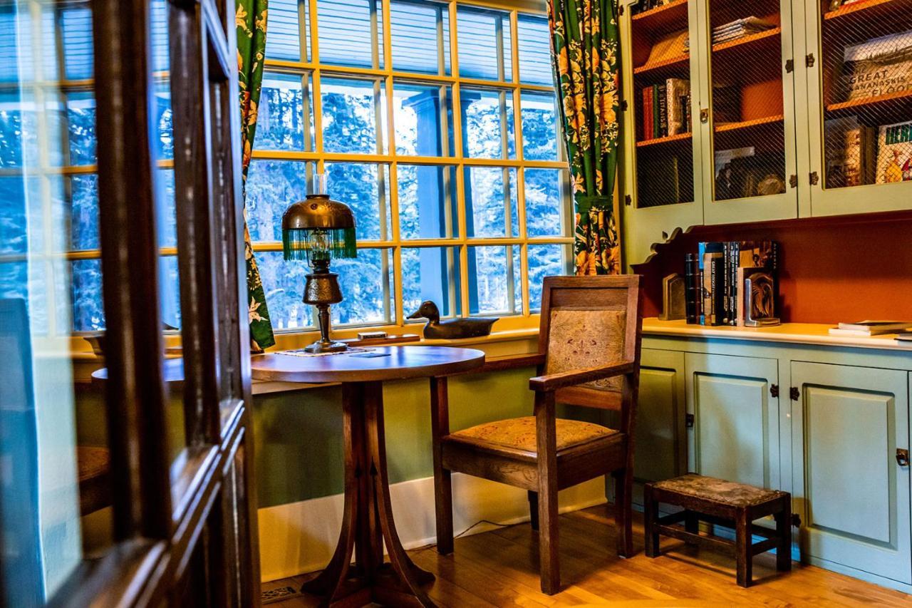 Bragg Creek The Craftsman House Bed & Breakfast エクステリア 写真