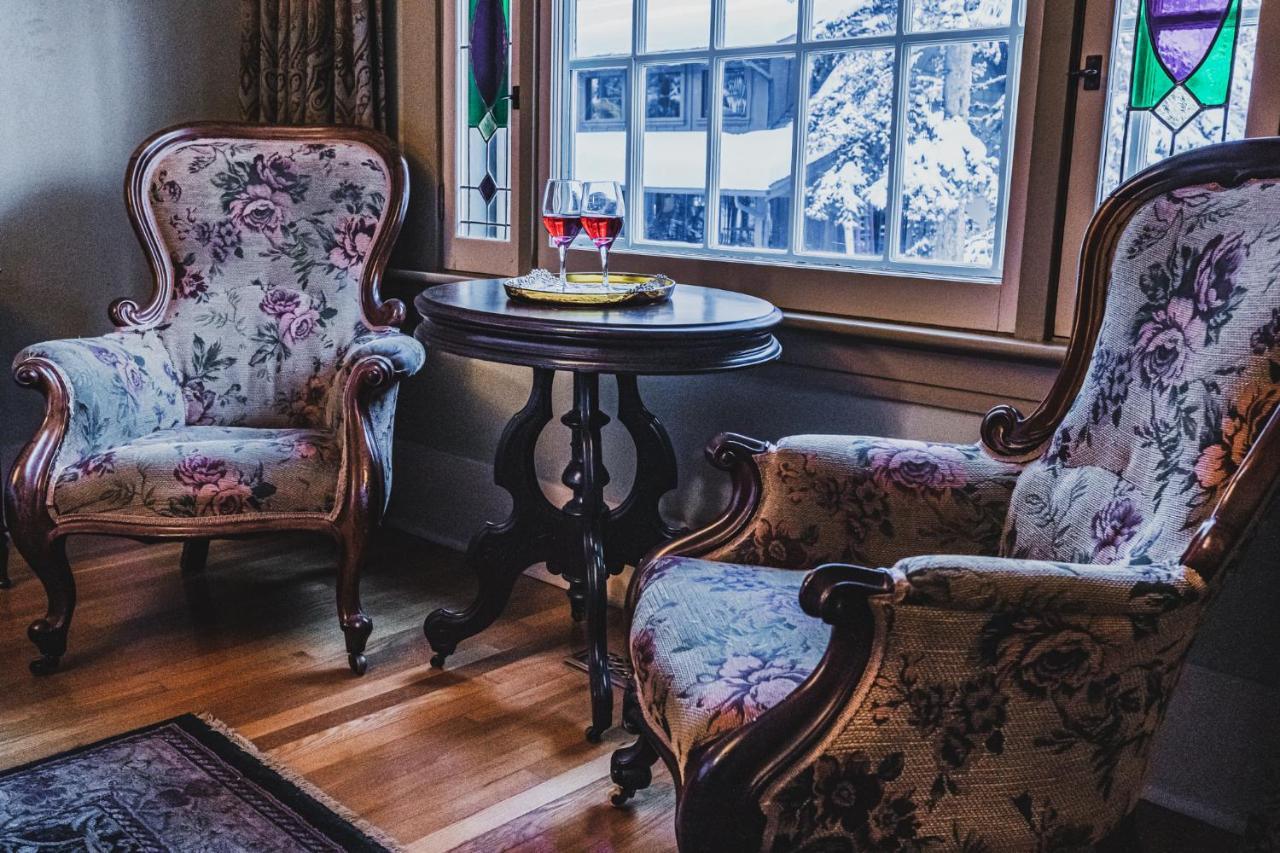 Bragg Creek The Craftsman House Bed & Breakfast エクステリア 写真