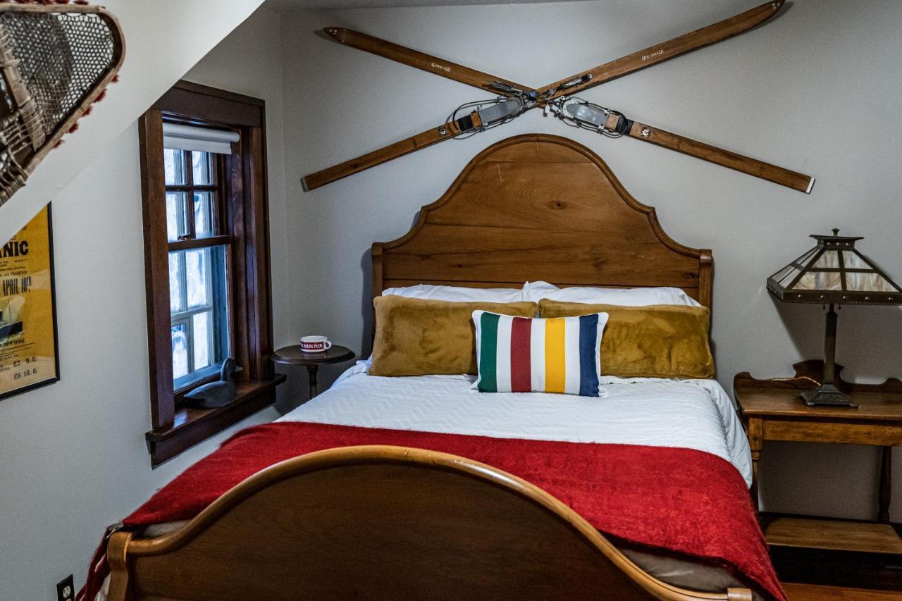 Bragg Creek The Craftsman House Bed & Breakfast エクステリア 写真